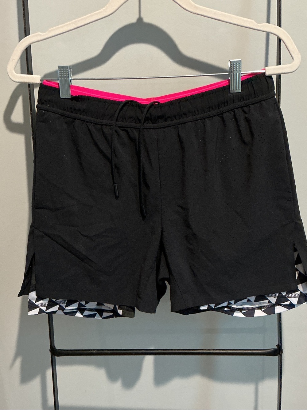 Men's chubbies Black Active Shorts with Pink Waistband